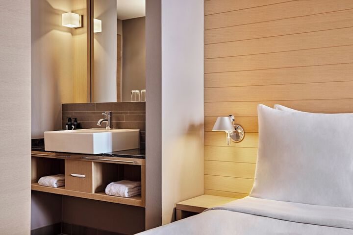 Room 4 of 51
