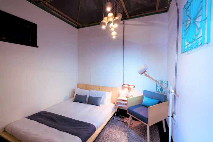 Room 16 of 60