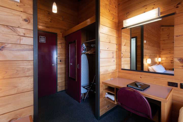 Room 20 of 143