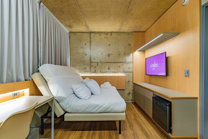Room 14 of 71