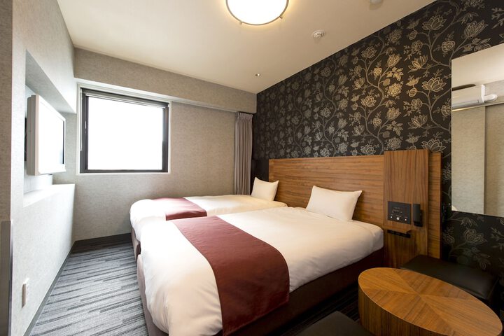 Room 3 of 48