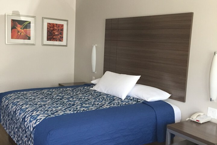 Room 8 of 36