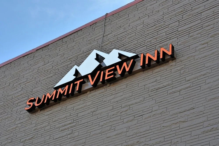 Exterior of Summit View Inn