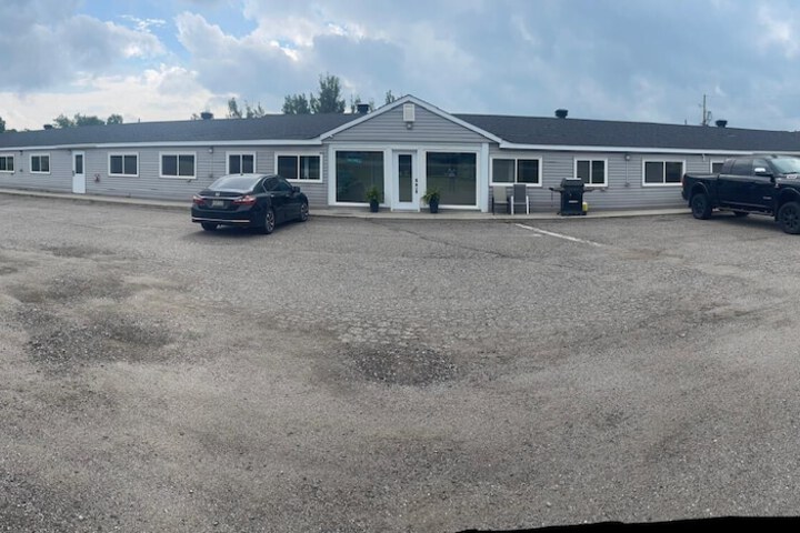 Timber Wolf Inn Motel