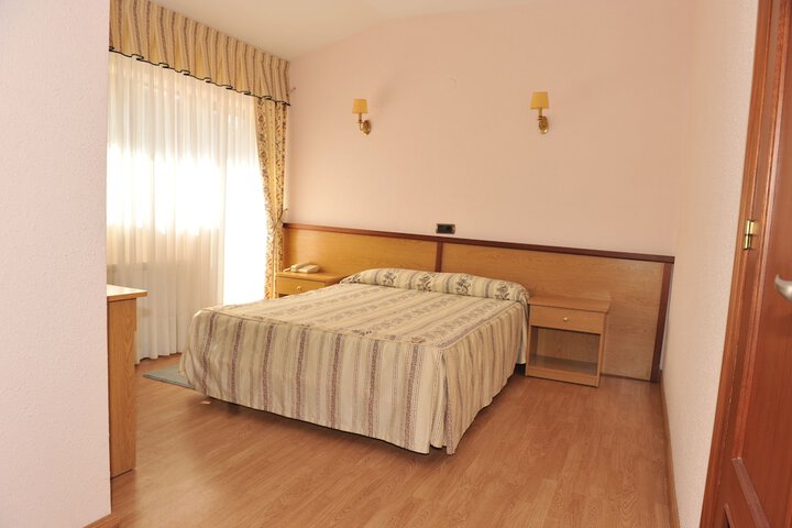 Room 4 of 23