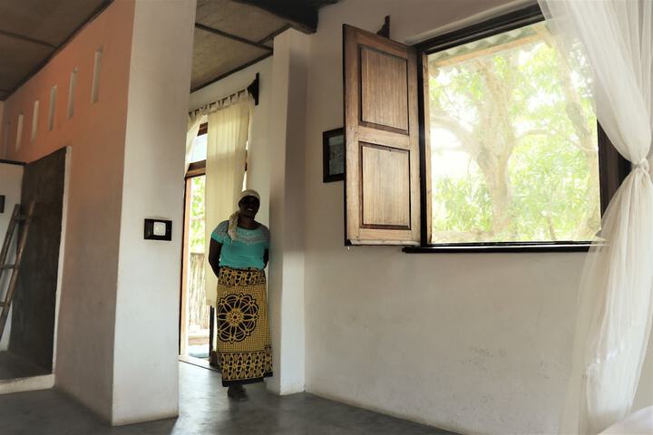 Room 8 of 99
