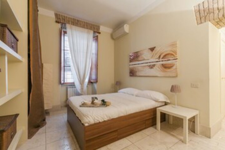 Room 7 of 32