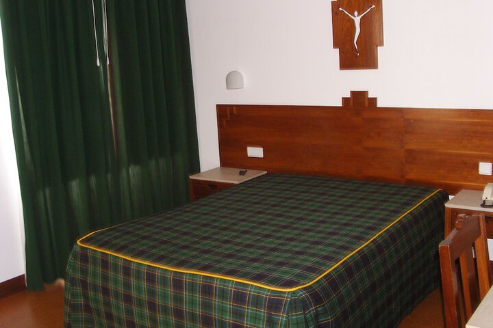 Room 14 of 64