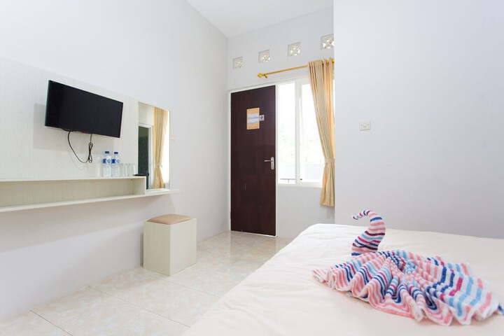 Room 5 of 73