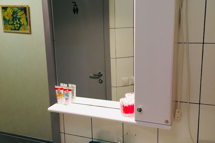 Room 8 of 17