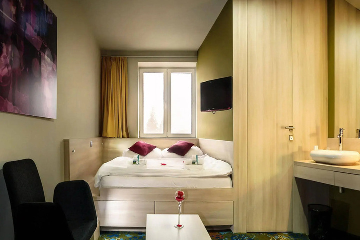 Room 5 of 30