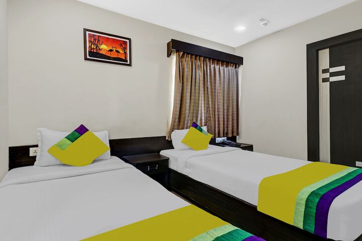 Room 17 of 28