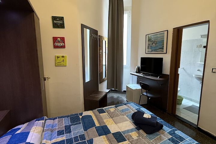 Room 28 of 48