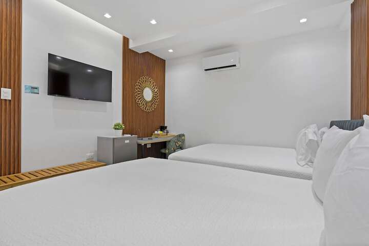 Room 32 of 62