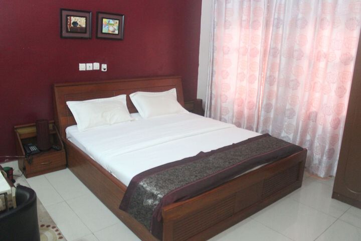 Room 3 of 45