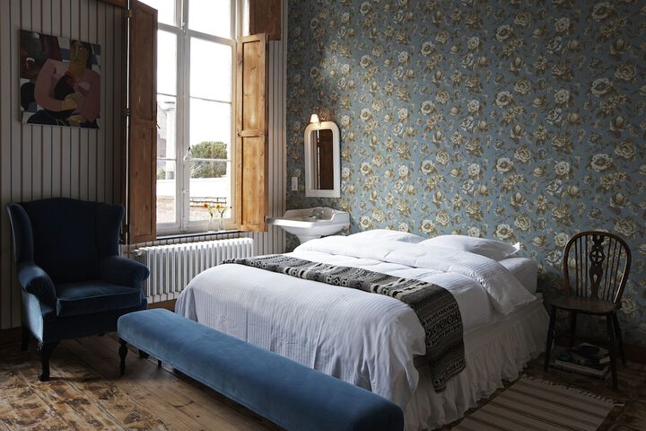 Room 4 of 28