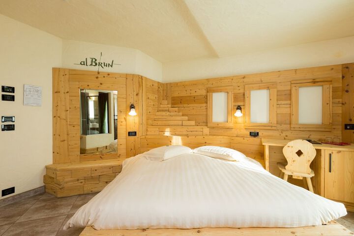 Room 10 of 39