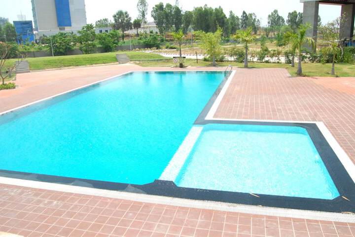 Pool 18 of 28