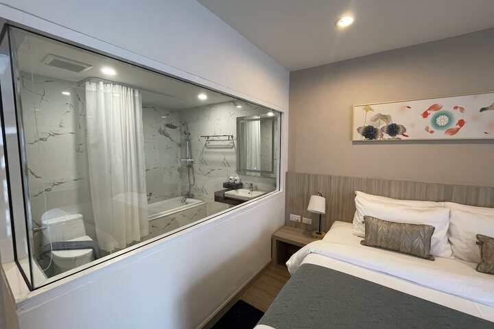 Room 18 of 27