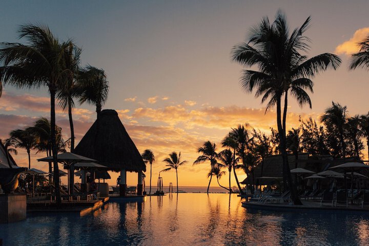 Hotel with Pool