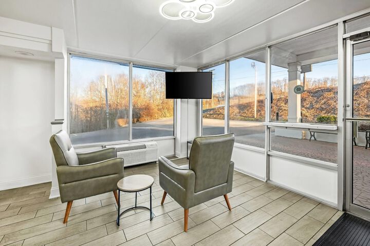 Guest Lobby