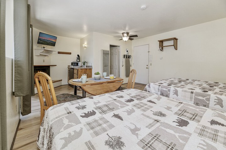 Room 12 of 141