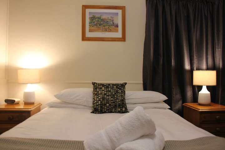 Room 12 of 83
