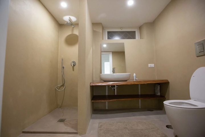 Room 7 of 19