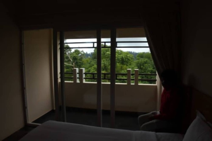 Room 9 of 48
