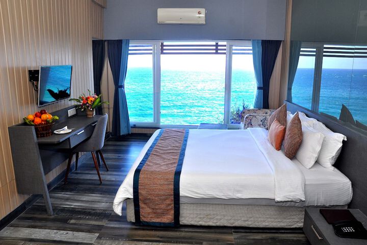Room 32 of 68