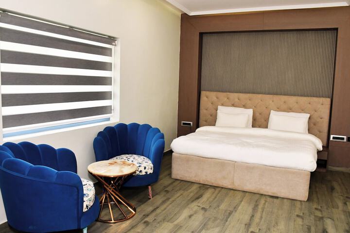 Room 5 of 19