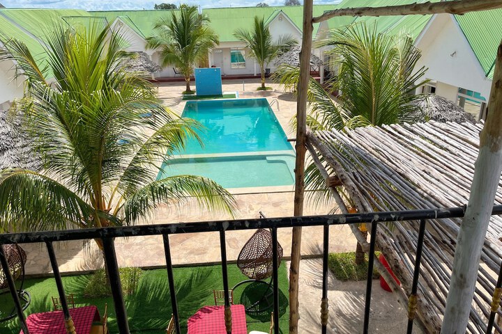 Pool 31 of 46