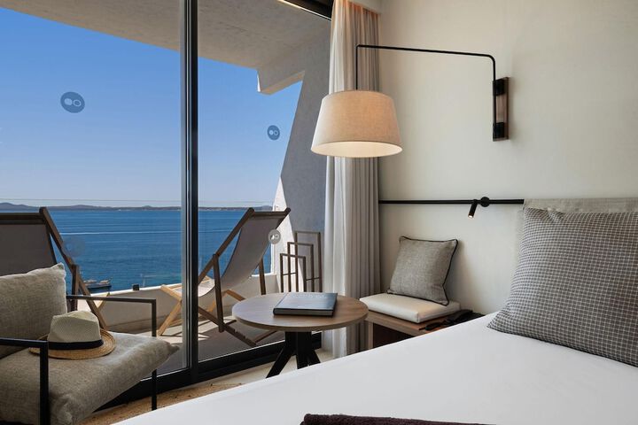Room 21 of 108