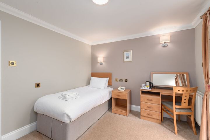 Room 33 of 124