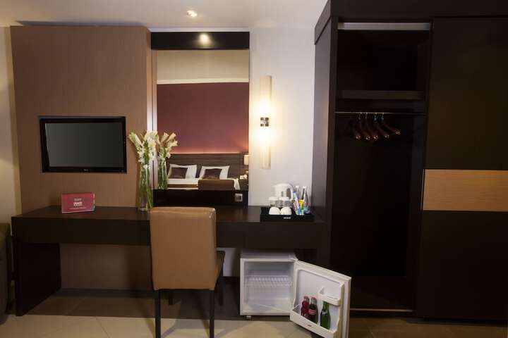 Room 6 of 51