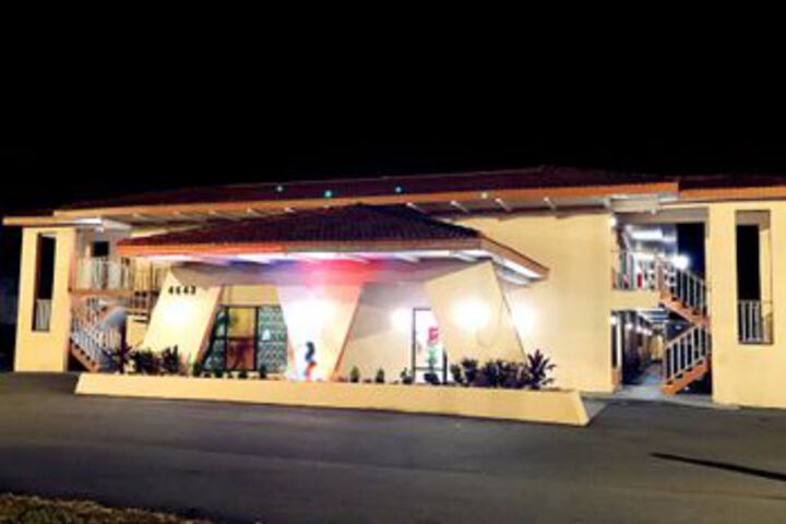 Sun State Inn & Suites in Kissimmee, FL