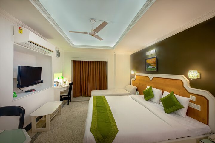 Room 9 of 36