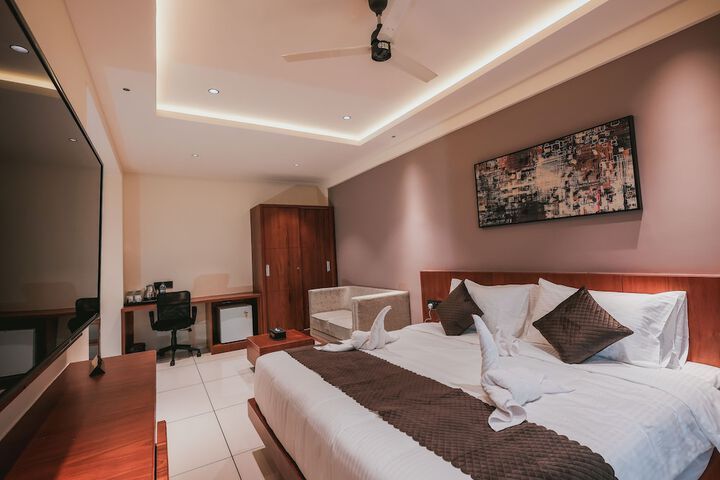 Room 8 of 36