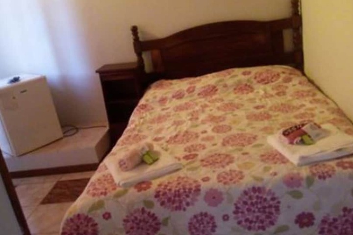 Room 3 of 49