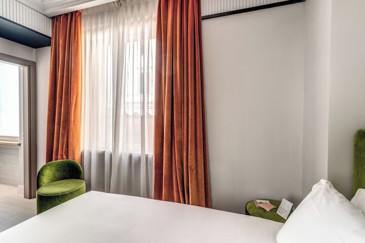 Room 8 of 47