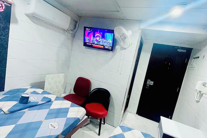 Room 34 of 49