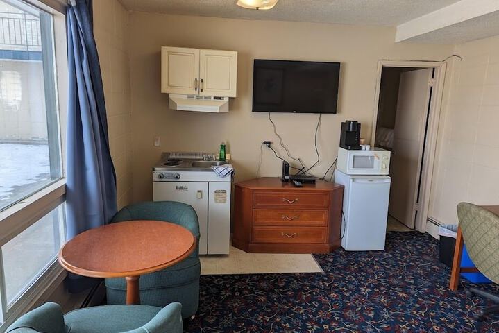 Room 34 of 47