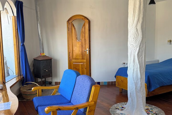 Room 12 of 82