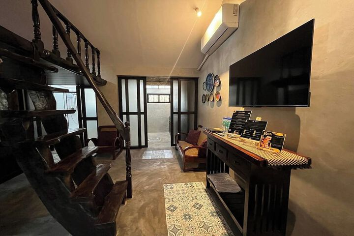 Room 4 of 31
