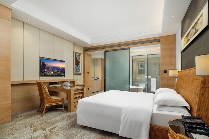 Room 8 of 75