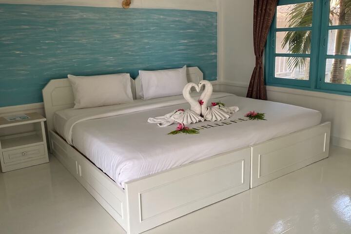 Room 5 of 83