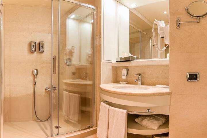 Clean Restrooms