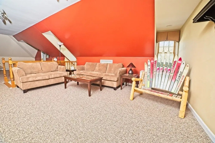 Room 8 of 15