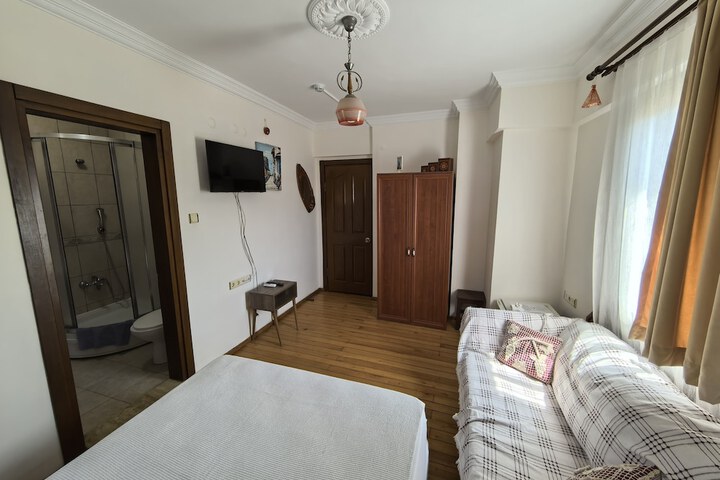 Room 44 of 92