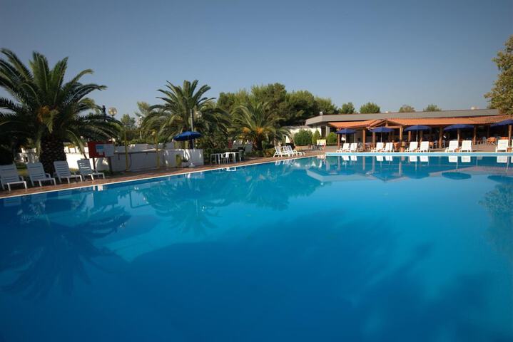 Hotel with Pool